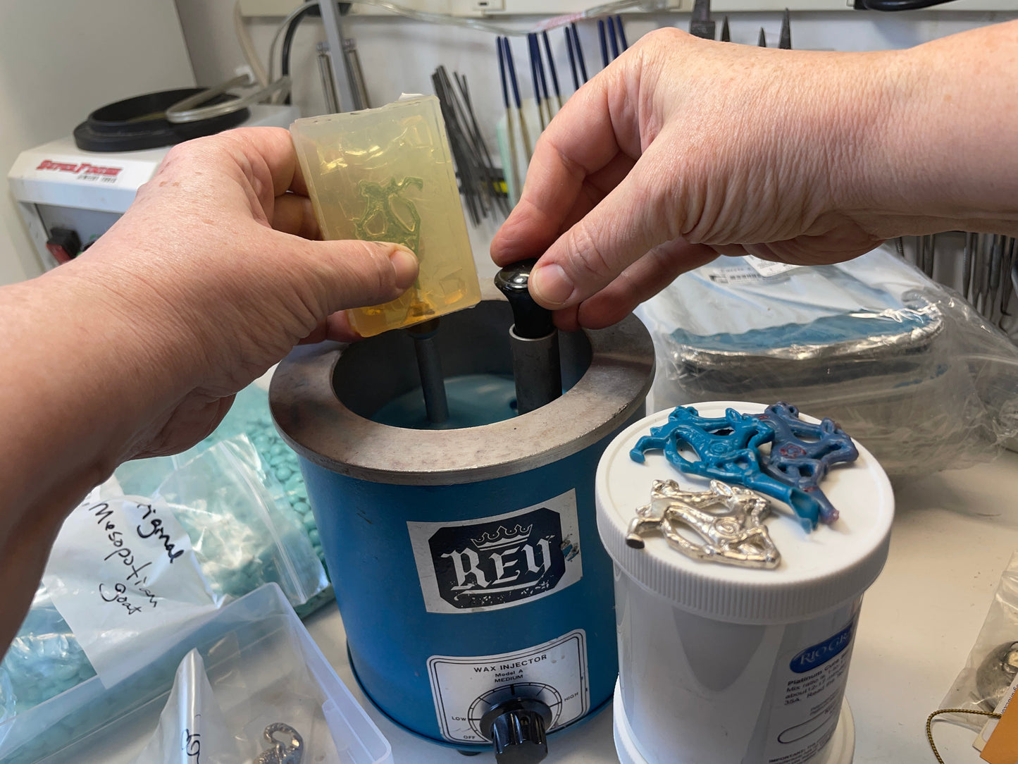 Wax Molds Part 2: Wax Injection and Alterations with Jennifer Stenhouse, Oct. 26
