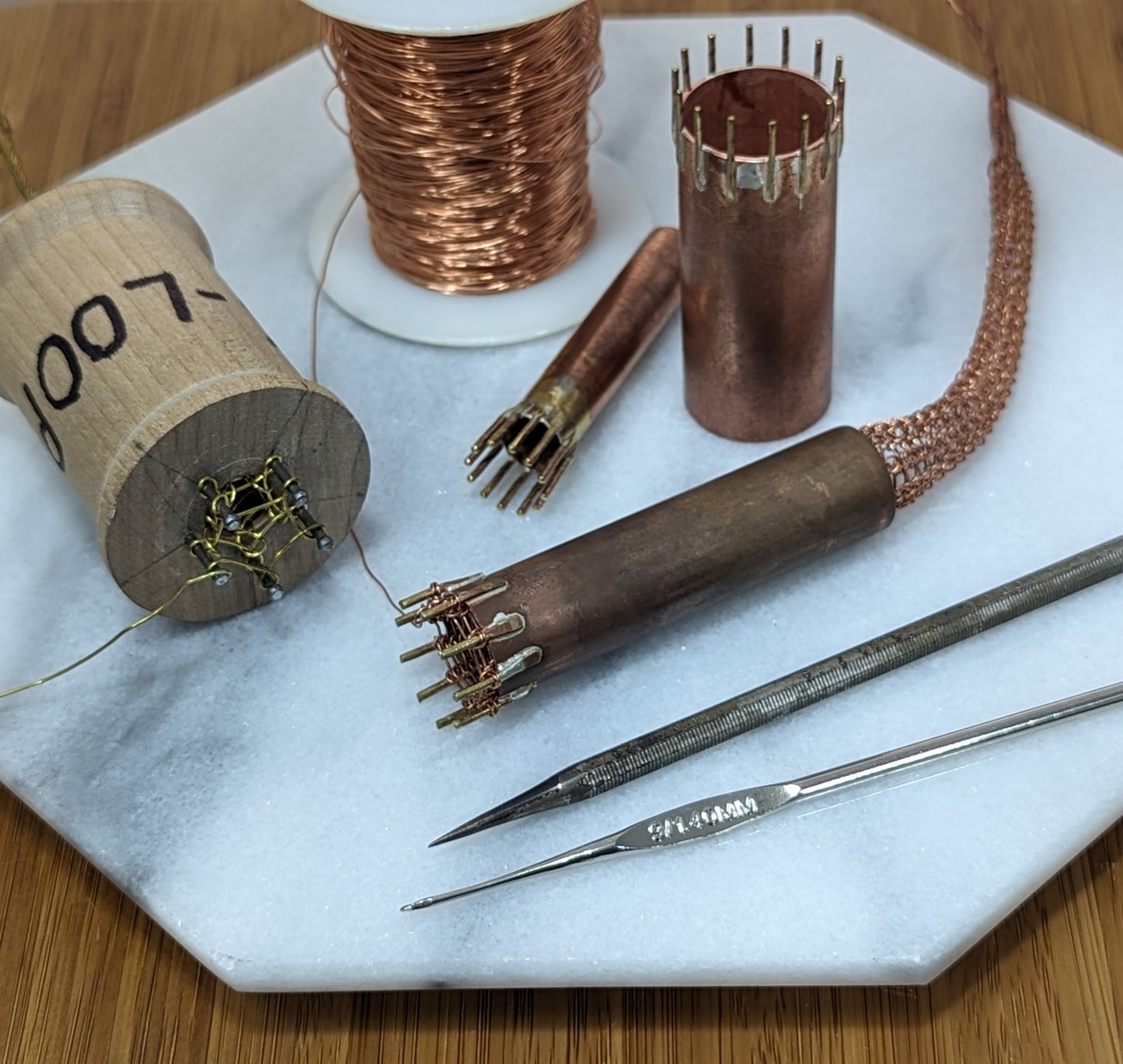 10/01 Hollow Knit: Tools & Techniques